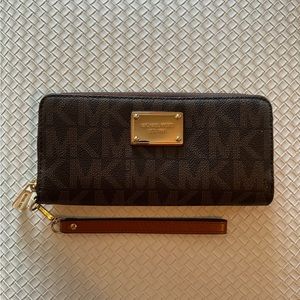 Michael Kors Long Wallet